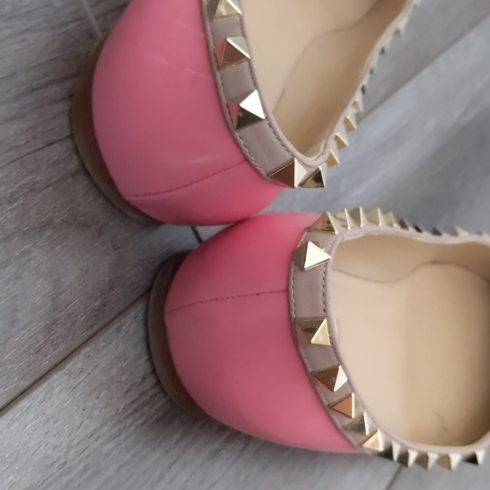 Shoes - Picture 5 of 8